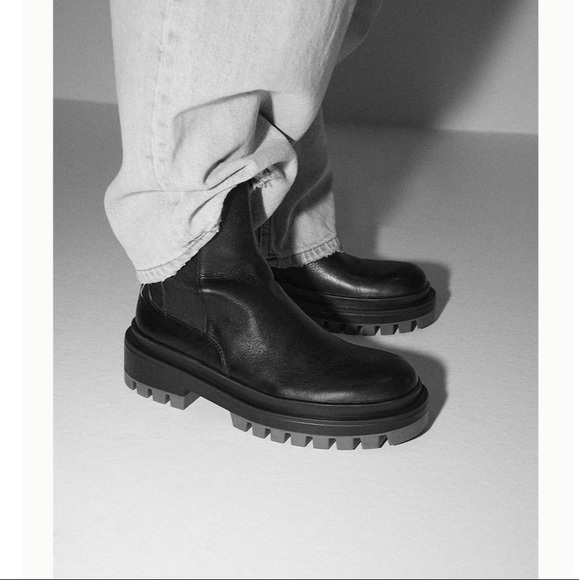 US 7.5 ZARA Leather boots - Picture 7 of 7
